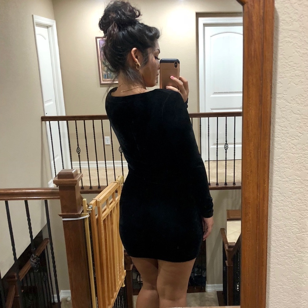 Black Velvet lace up mini dress - Picture 4 of 8